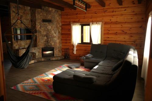 Plavya Ski Chalet | Тіні Предків