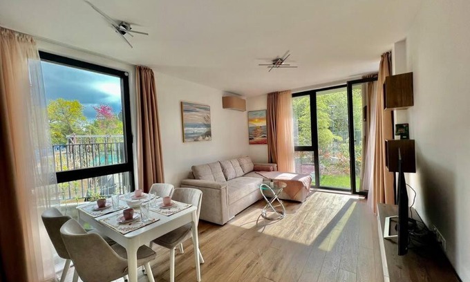 Saints Constantine and Helena Apartment | уют,спокойствие,сигурност на метри от плажа