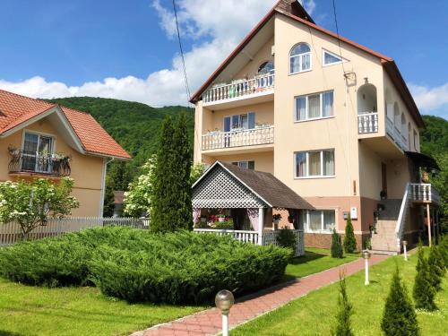 Solochyn House | У Оксани