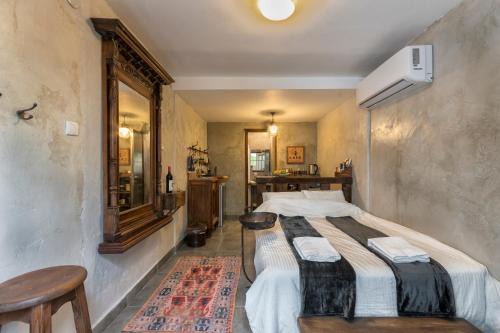 Sapir Cabin | הבית החום יחידת אירוח לזוגות ומטיילים בערבה