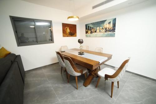 Tiberias Apartment | חופשה בטבריה בבית ענק ל 8 אנשים גדול וחדש