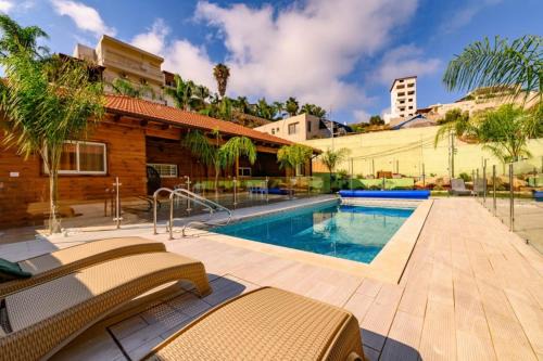 Daliyat al-Karmel Bed & Breakfast | צמרת הצימרים - צימרים מקסימים עם בריכה משותפת מחוממת וג'קוזי פרטי