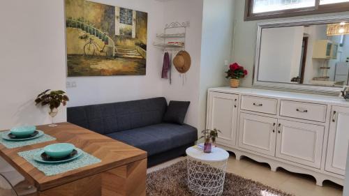 Rehovot Apartment | שני חדרי שינה, חניה חינם, איזור שקט ויוקרתי,
