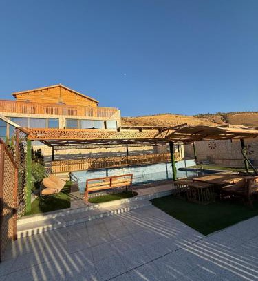Mastaba Ski Chalet | شاليه نسمات الريف
