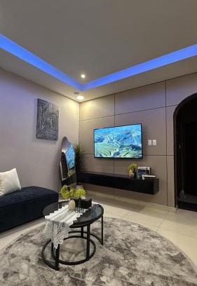 Al Ulaya Apartment | غرفة نوم وصالة في قلب الخبر