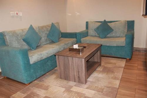 Sari Street Apartment | غرفة وصالة مفروشة