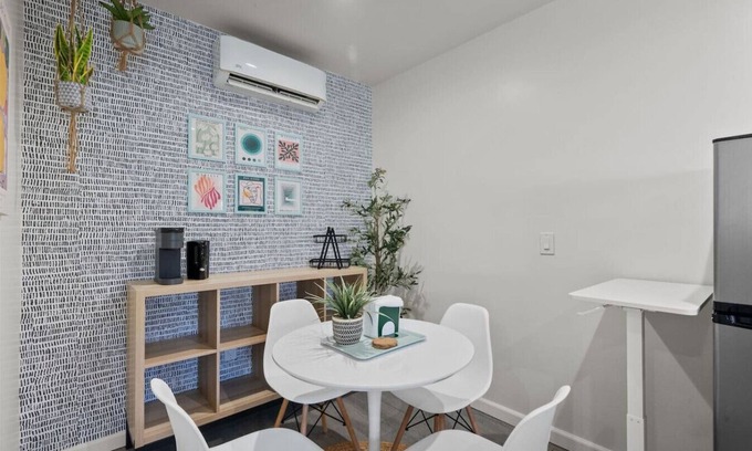 Valley Village House | ৎ୭ Vibrant and Cheerful Valley Village Abode ৎ୭