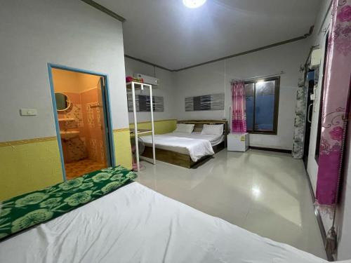 Wichian Buri Hotel | บุญพน รีสอร์ต Maldives resort&restaurant
