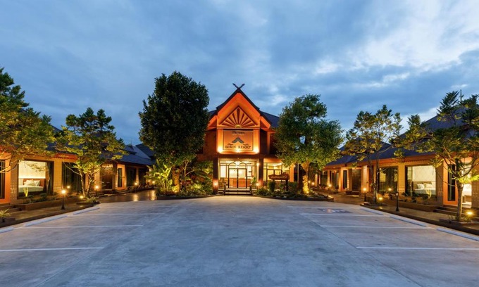 Nakhon Si Thammarat Hotel | บีวินรีสอร์ท