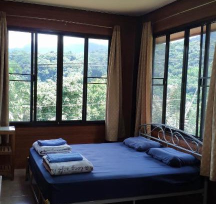 Chom Thong House | บ้านพักพือวา Pue Wa Homestay
