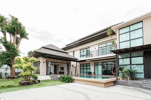 Prawet Villa | พูลวิลล่ากรุงเทพ อ่อนนุช