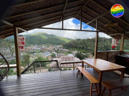 Mok Cham Pae House | เห็ดเหลือง Hedreung banrakthai homestay and camping