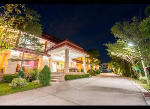 Tha Bo Hotel | โรงแรมเจเอสเพลส