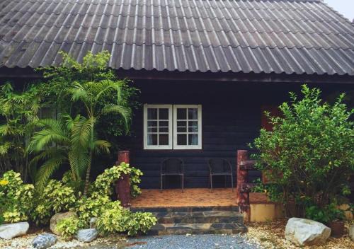 Pong Ta Long Cabin | ไร่เทียนอุดม โฮมสเตย์ เขาใหญ่