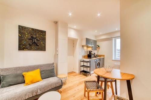 La Demi - Lune Apartment | ღ Victor Hugo - 1ch - Central - Lyon & Gare Tassin