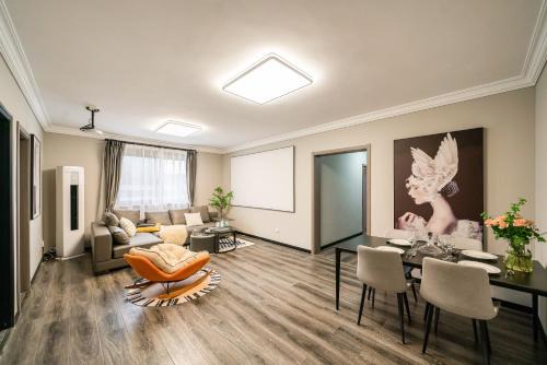 Downtown Shanghai Apartment | 上海柠檬汁民宿 Shanghai lemon juic B&B-Shanghai Lemon Deluxe Room 外滩南京西路步行街