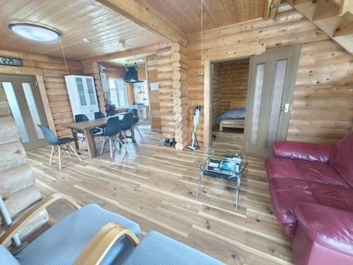 Shiraoi House | 天然温泉付ログハウス ヴィレッジR 4名様まで同一料金 屋根付bbq設備あり