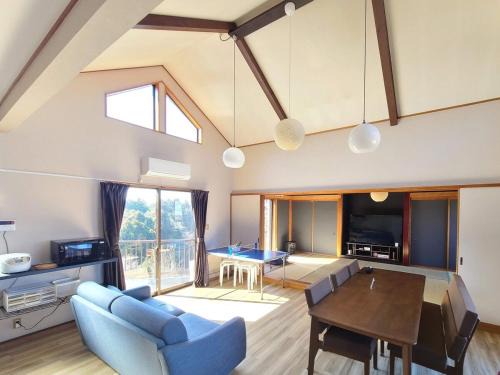 Izunokuni House | 富士山を背景に豊かな自然やバーベキューが魅力のコテージ Sakura