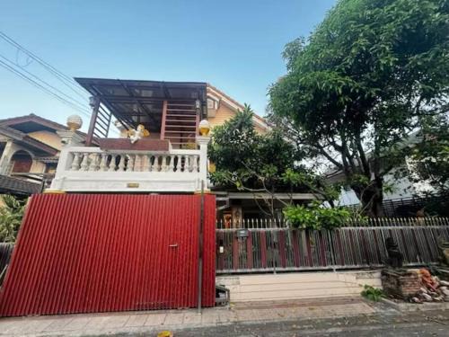 Khlong Chaokhunsing Apartment | 曼谷独栋Lat Phrao精品别墅