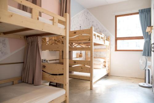 Longjing Hostel | 框框背包客棧 Kuang Kuang Hostel