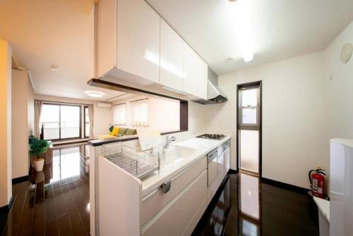 Ikebukuro Villa | 池袋徒歩11分要町駅3分 3階建て一軒家 最大8人 貸切 キッチン設備完備 寝室4つ トイレ2つ