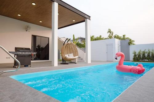 Ban Waen Villa | 清迈现代豪华泳池独栋别墅 可配埃尔法包车专属司机 （Chang king villa）