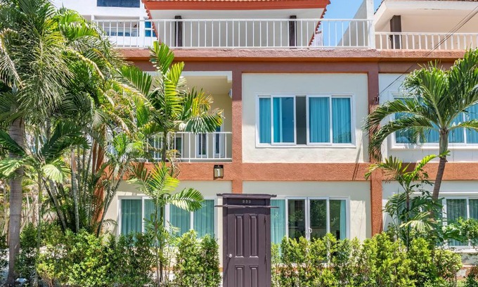 Jomtien Villa | 芭提雅市中心3卧泳池别墅，近海滩，网红悬崖餐厅,步行街