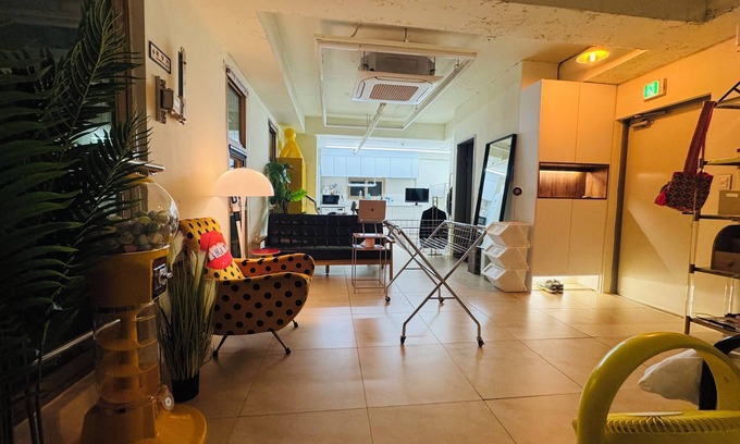 Seongsu Apartment | 삼Atelier Seongsu Riverside Loft Cherry Blossom Road Han River airport bus