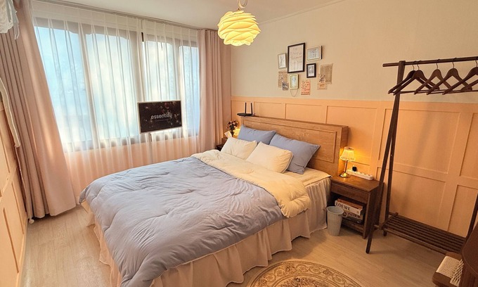 Paldal-gu House | 수원 행궁동 달빛스테이 #핫한 장소 행리단길5분 #임금이 쉬었던 연못근처! #화성행궁 도보 5분! #편의점 2분