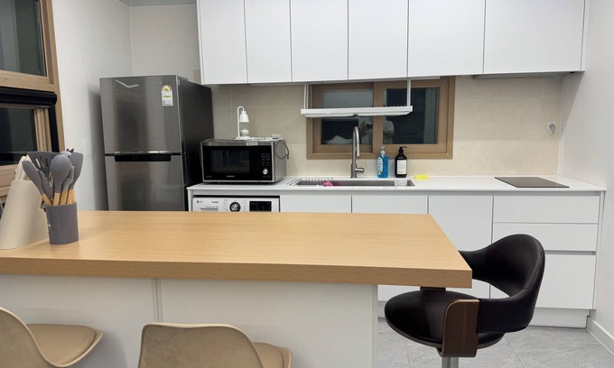 Seongsu Apartment | 육Seongsu Station Jungnangcheon Cherry Blossom Road Han River airport bus