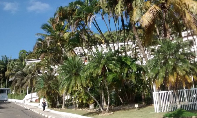 Toninhas Apartment | 01 bedroom apt, for 04 people + 01 child, facing the sea!