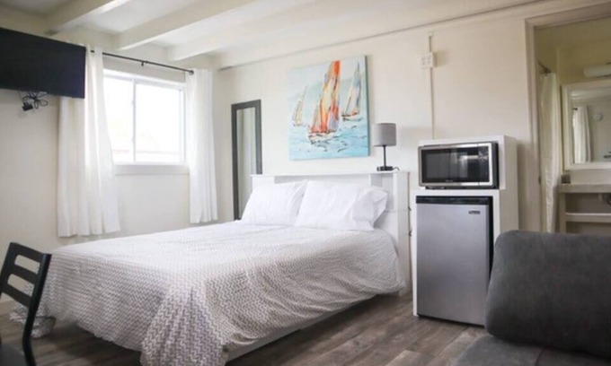 West Ocean City Resort | 02. Charming one-bedroom resort with pool