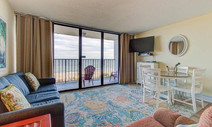 Wilmington Beach Condo | 0409 Turtle Cove (1-Bedroom Home) with Pool