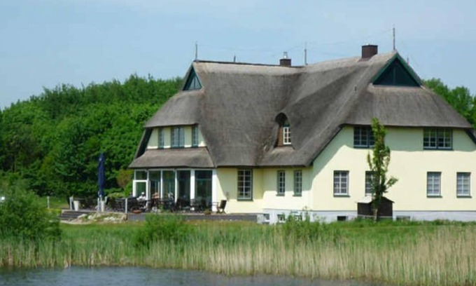 Rugen Island Apartment | 05 Albatros Fewo Kat. V - Clubhouse Golf-centrum Schloss Karnitz