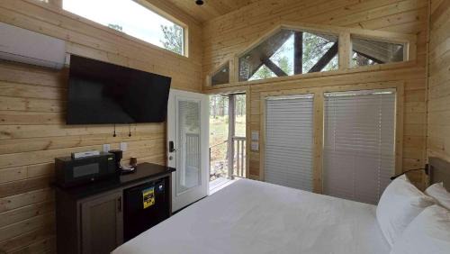 Valle Ski Chalet | 060B Grand Canyon South Rim Private Cottage with King Bed