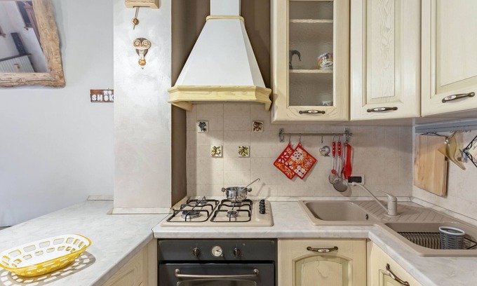 Travaco Siccomario Apartment | 0665PV- Lilly House