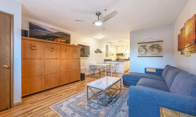 Hood River Condo | 08 Lodge, Downtown, AC, Ground Floor, Hood River!