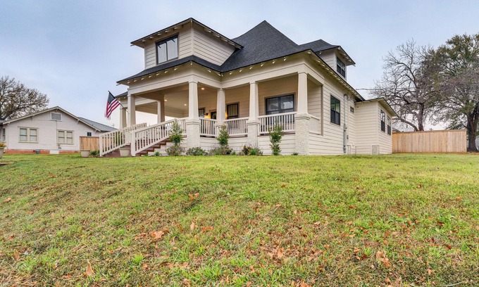 Brenham House | 1/2 Mi to Downtown Shops: Brenham Home w/Fire Pit