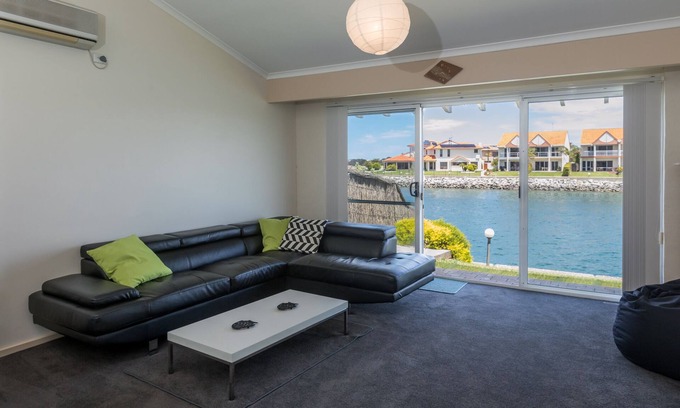 Port Lincoln House | 1/26 Northpoint Waterfront Unit