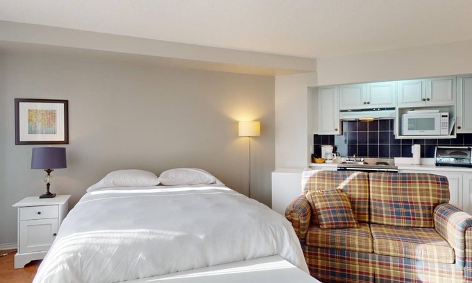 Beaupre Condo | 1-306 : Standard Studio - 3 people.
