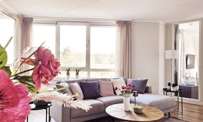 Nes Apartment | 1 - 4 Personen 1. Etage, Haustiere Willkommen Balkonausrichtung Nach Osten mit Freier Aussicht in die Dünen 2 Schlafzimmer, 1 Badezimmer mit Dusche und Badewanne, WC Separat