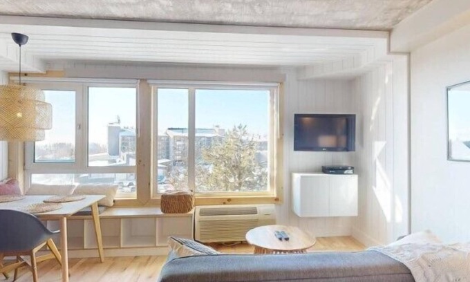 Beaupre Condo | 1-407 : Studio Deluxe - 4 people.