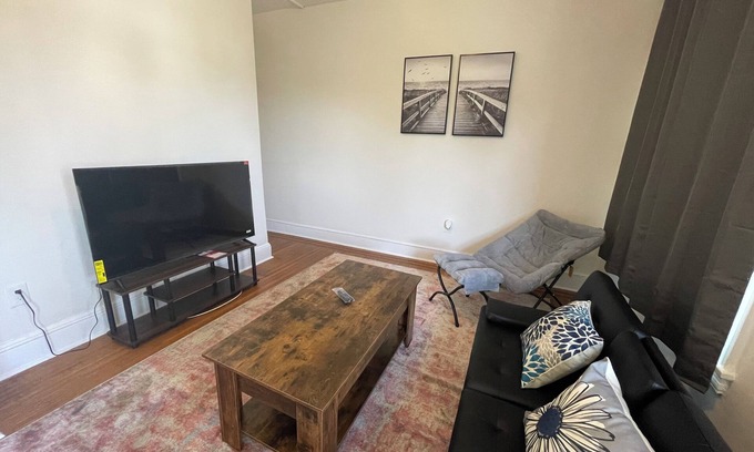 Elkins Park Apartment | 1.5-Bedroom Apartment in Elkins Park! Monthly Discount