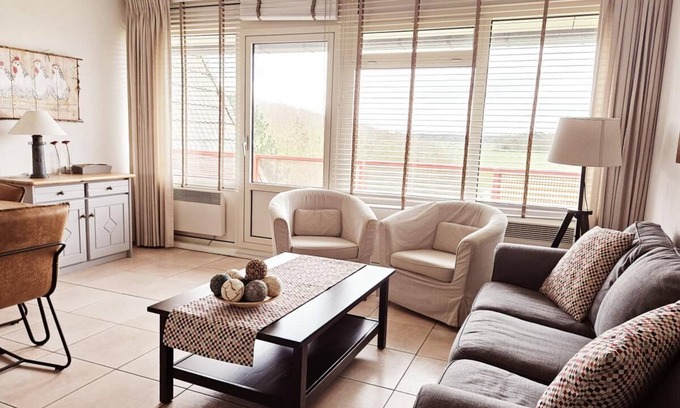 Municipality of Ameland Apartment | 1 - 6 Personen 2. OG, Aufzug Vorhanden, Haustiere Willkommen Balkonausrichtung Nach Süd/west mit Freier Aussicht 2 Schlafzimmer, 1 Badezimmer mit Dusche und WC, 2. WC Separat