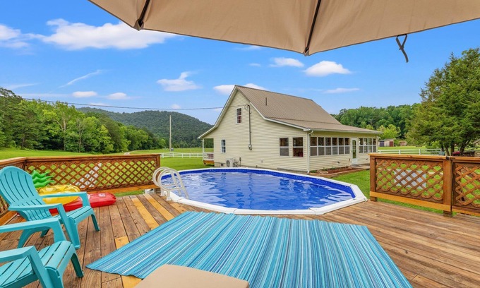 Clay City Cottage | 1,600 Acres | Pool | Pond | Fishing | | WiFi near Red River Gorge, KY!