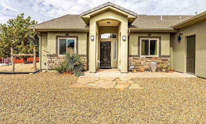 Apple Valley House | 1 acre lot for RV and ATV’s. Pets welcome