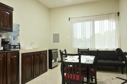 Flores Apartment | 1 Apartamentos Petenchel, por Aeropuerto Flores Peten 1