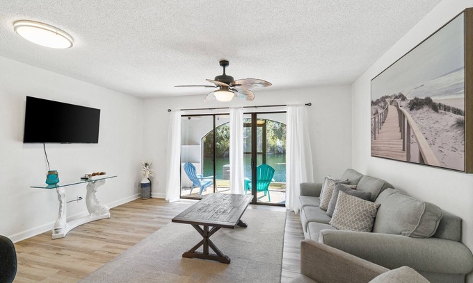 Panama City Beach Condo | 1 bd 1ba Condo w/Lagoon View, Pool, Walk to Beach