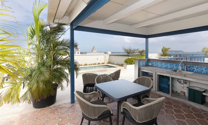 Casco Viejo Apartment | 1 bdr + 1 bthr Apt in heart of Casco Viejo w/Rooftop Pool