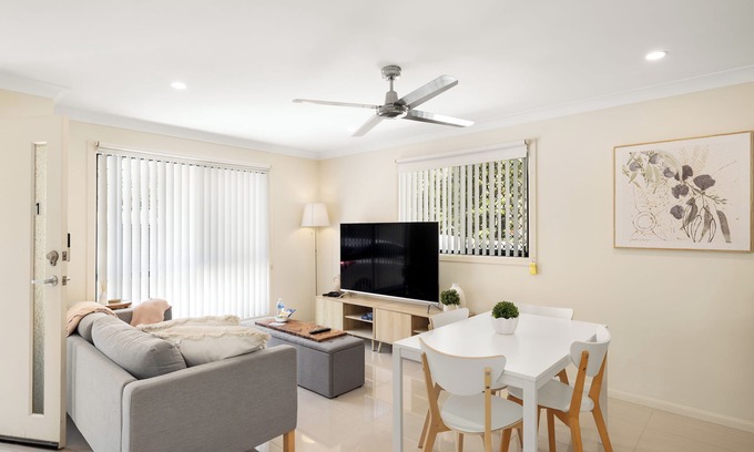 Sunnybank Apartment | 1 Bdr Apt! Train! Parking! Restaurants! 1144D1